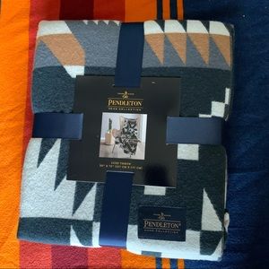 NWT Pendleton Luxe Throw